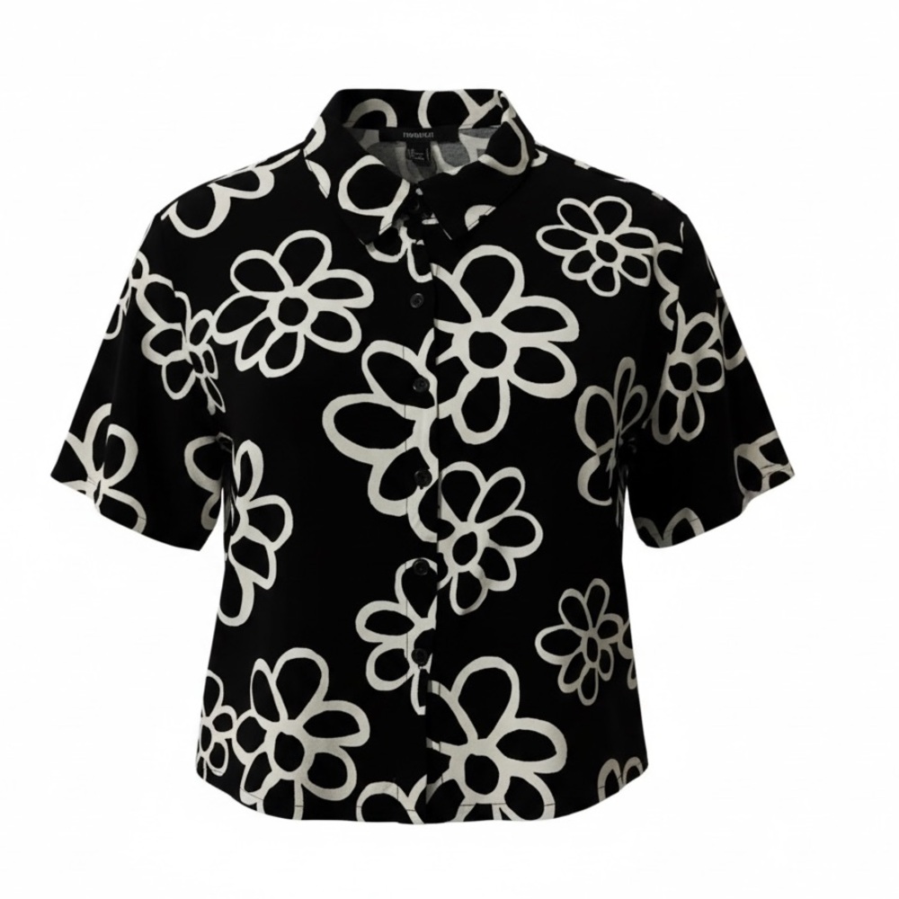 Forever 21 Black and White Floral Button Down Shirt - Picture 4 of 4